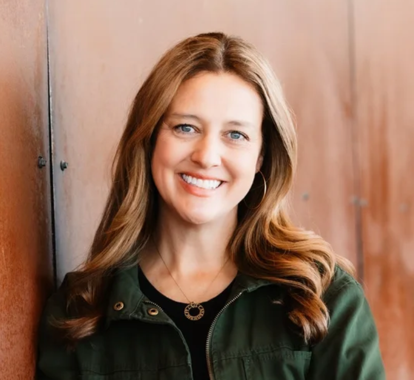 Jen Oshman - Headshot