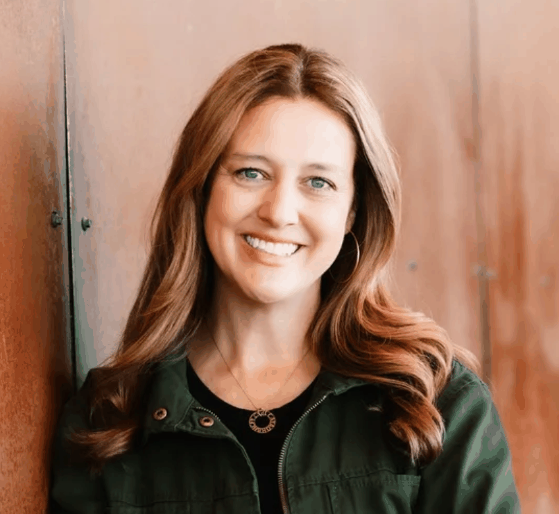 Jen Oshman - Headshot